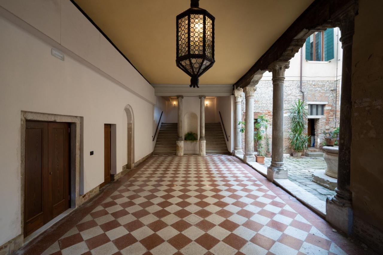 Ca' Longo Palace Damasco Venise Extérieur photo